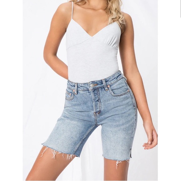 Free People Avery Bermuda Long Line Raw Hem Denim Shorts Size: 26 - Picture 1 of 7